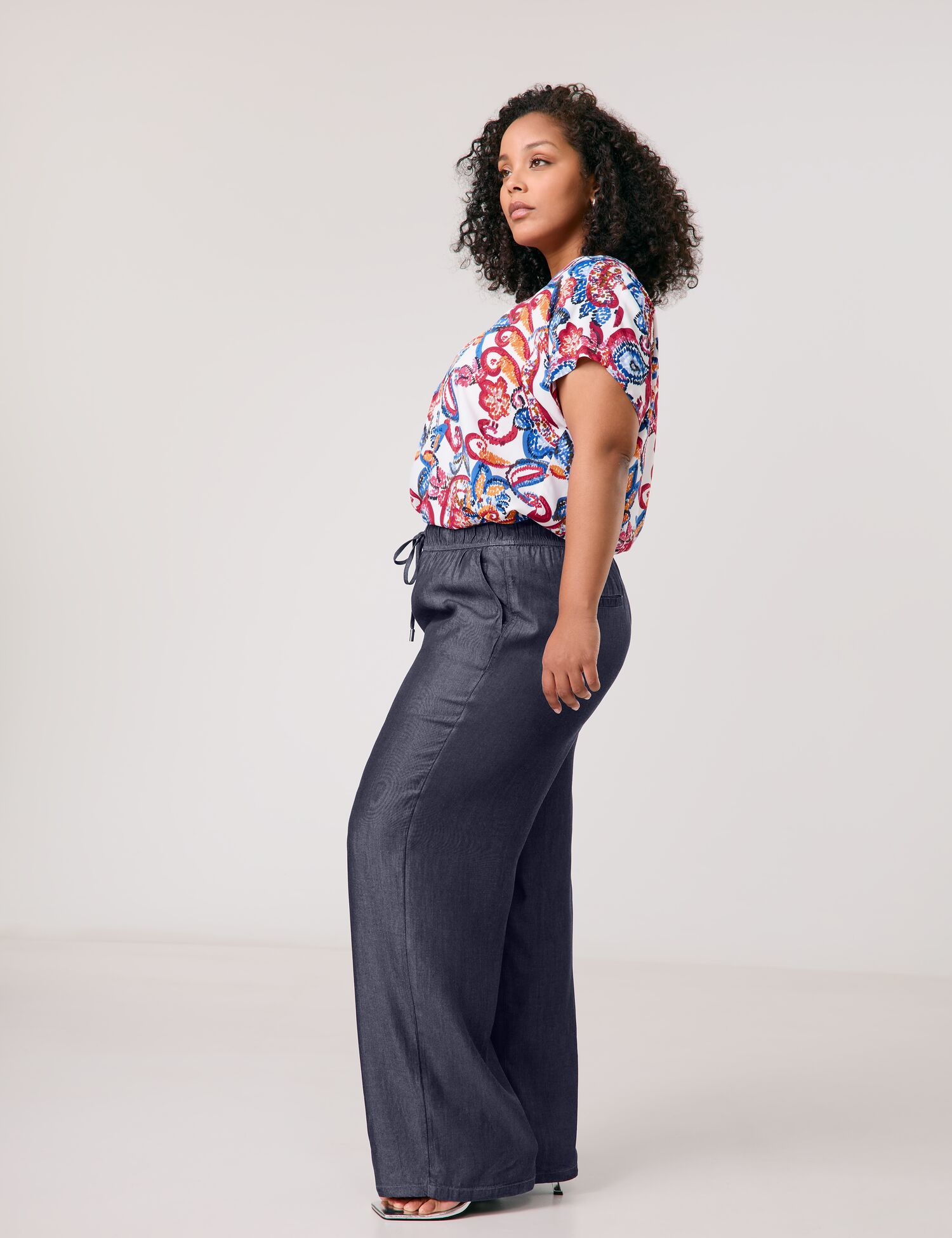flowing-wide-trousers-in-a-denim-look-carlotta-102